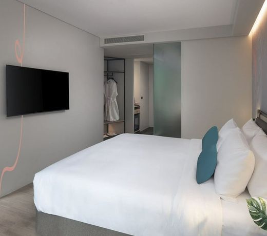 JonoX Phuket Karon Hotel
