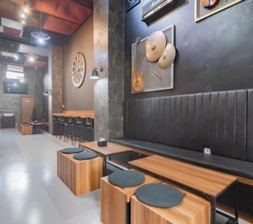 Urbanview Elephant Eleven Residence Bandung