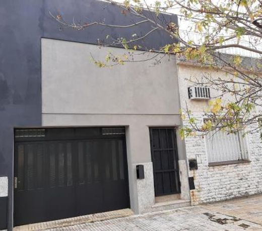 Casa c/ Garage y Patio