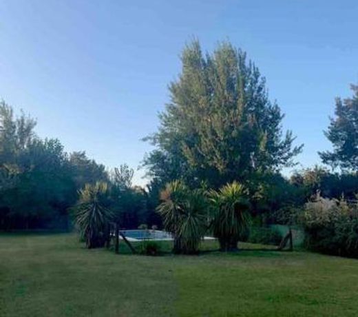 Las Acacias