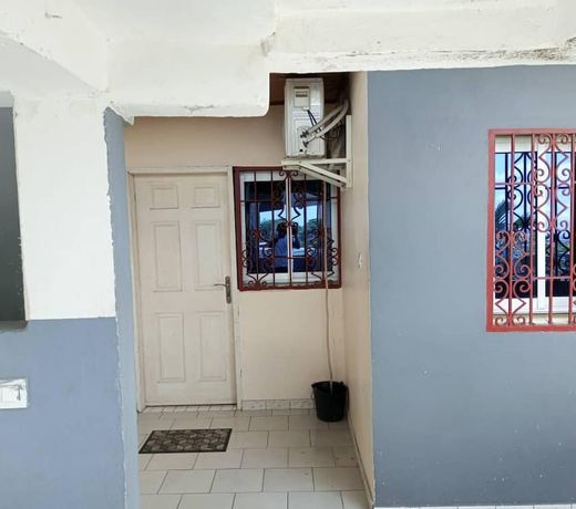 Remarkable 1 bedroom flat in bonaberie ancienne