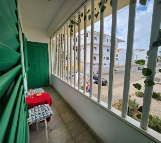COZY STUDIO CLOSE TO THE BEACH!