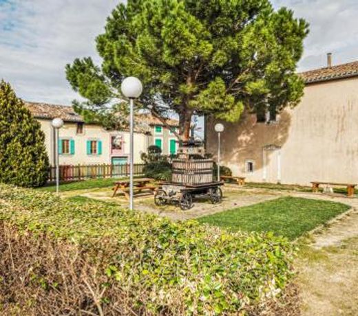 Stunning apartment in Villeneuve-ls-Montra with WiFi and 1 Bedrooms