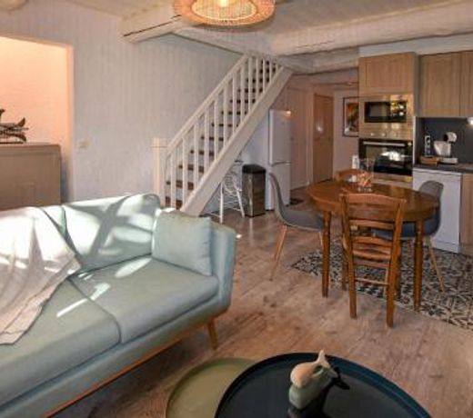 Stunning apartment in Rustrel with Outdoor swimming pool and 2 Bedrooms