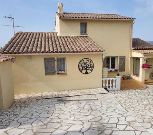 Belle villa avec vue imprenable.