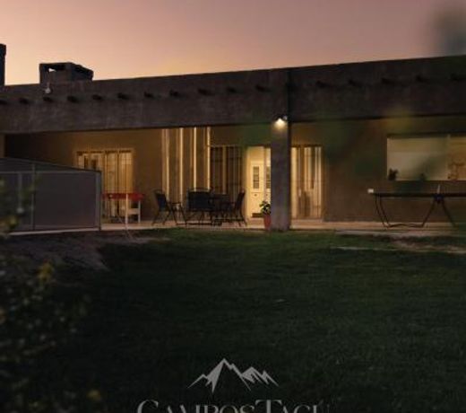 Casa de campo - Campos del Tacu