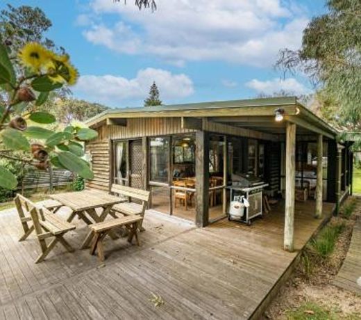 Sandy Point Log Cabin