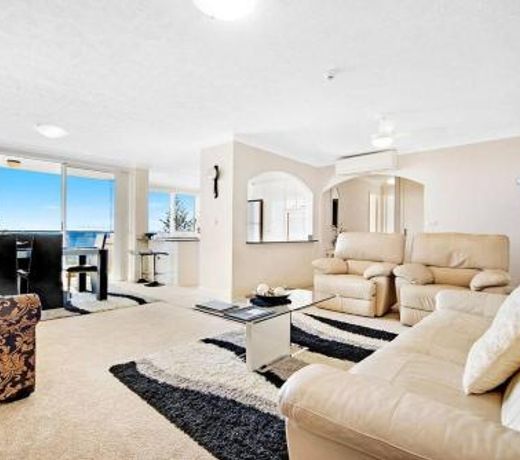 Southern Cross - Hosted by Burleigh Letting