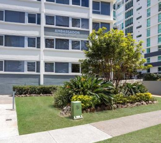 Ambassador Beachfront Apartments - Hosted by Burleigh Letting