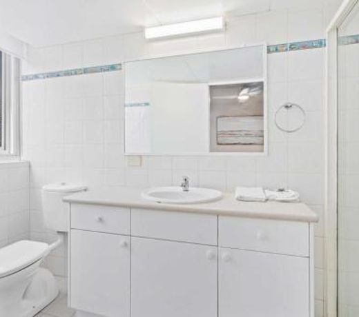 Ambassador Beachfront Apartments - Hosted by Burleigh Letting