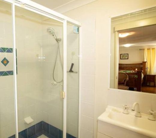 Glenbary - Straddie House + Sleeps 9 + Dual Living