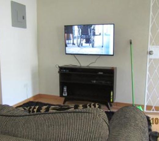 Cozy, quiet 1 bedroom 2A near Beach near US, UK, CAN Embassies