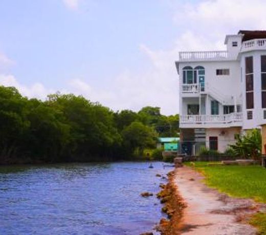 See Belize RELAXING Sea View Studio with access to Infinity Pool