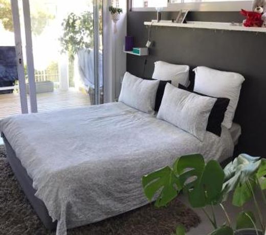 EEZY BREEZY HOLIDAY HOME