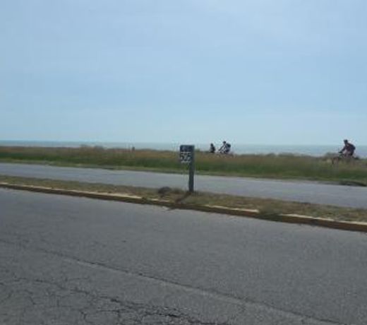 Casa F.U.Camet a 50 mts del mar y 100 mts playa