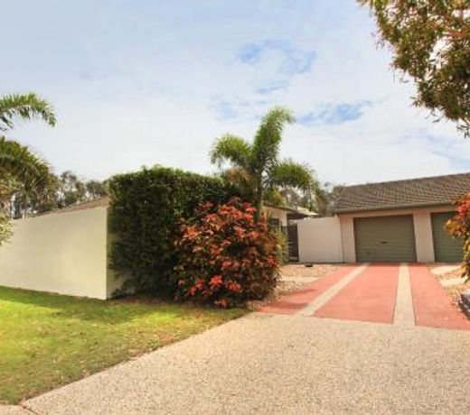 6 Petrie Ave, Marcoola, Pet Friendly, Linen supplied