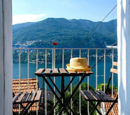 ALTIDO Cosy Apt for 4 with Balcony and View of Lake Como