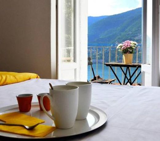 ALTIDO Cosy Apt for 4 with Balcony and View of Lake Como