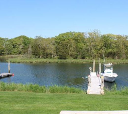Premier Waterfront Cottage 2