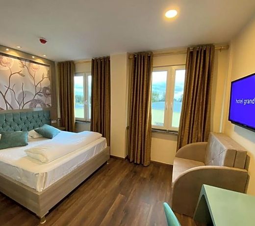 Hotel Grand Inn