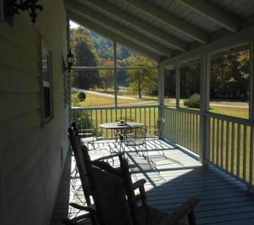 Honeysuckle Cabin 39