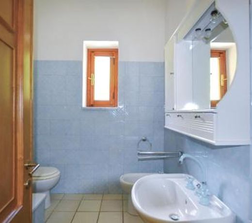 Stunning home in Partina AR with 5 Bedrooms and WiFi