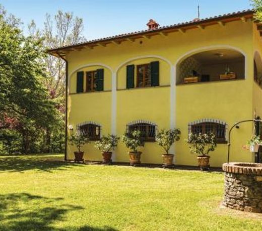 Stunning home in Partina AR with 5 Bedrooms and WiFi
