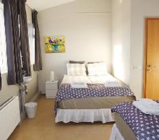 Alfar Guesthouse- Triple Room 4