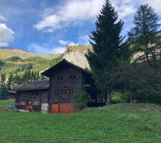 Chalet historique de haut standing