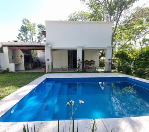Casa en Paso De La Patria