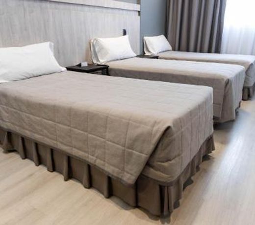 HOTEL M