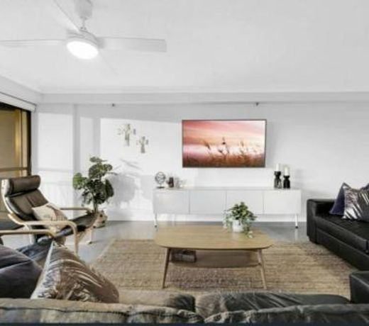 Gemini Court - Hosted by Burleigh Letting