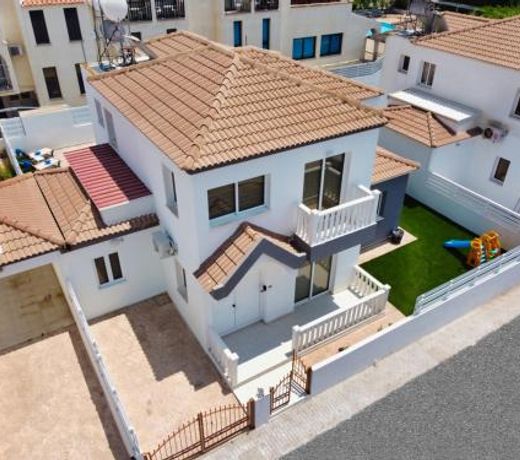 Nissi Villa Sotia