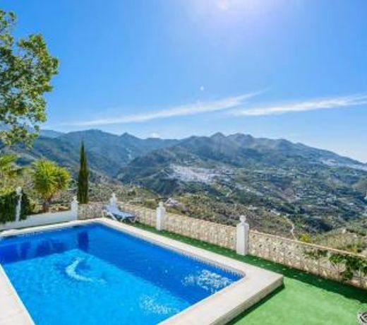 Villa El Puerto de Canillas Canillas de Albaida by Ruralidays