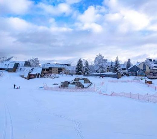 Detente au pied des pistes en famille