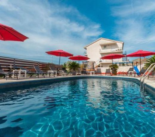 XXXL Villa Ancora with heated pool