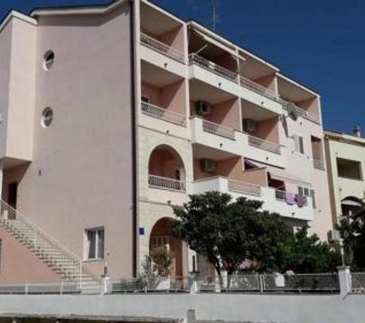 Apartments with a parking space Tucepi, Makarska - 19985