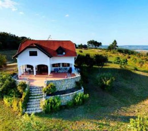 Dorono House