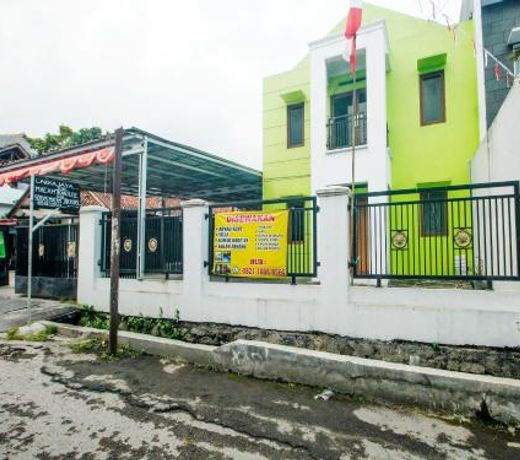 SPOT ON 91606 Nadin Guest House Syariah