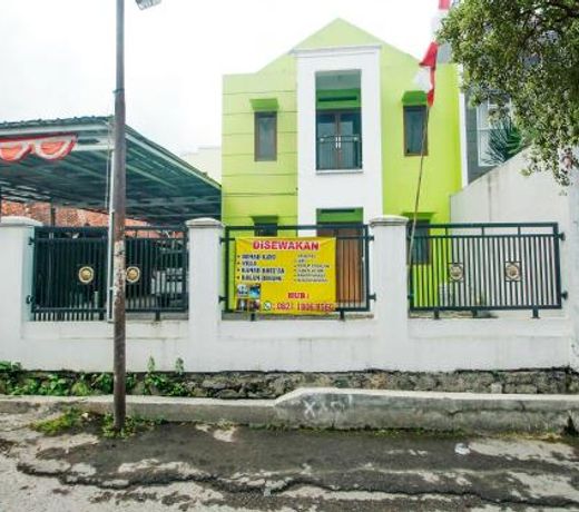 SPOT ON 91606 Nadin Guest House Syariah