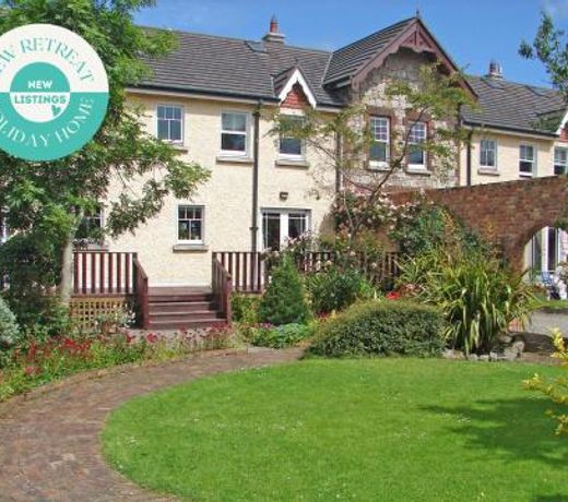 Courtyard Holiday Cottage No 8