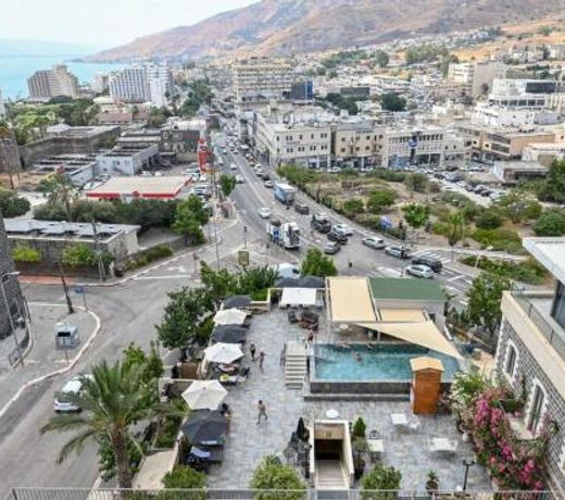 L.T.D- MY VIEW. 2 bedroom apartment by the lake.