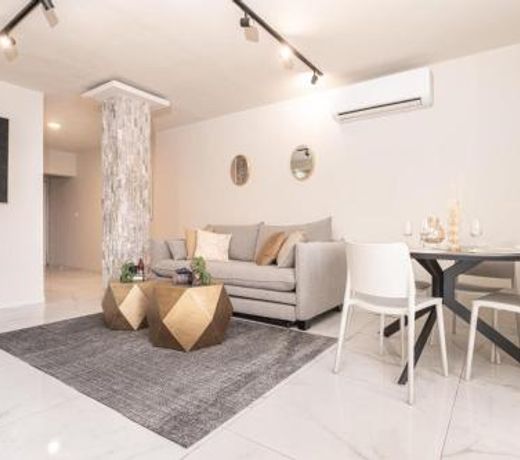Renovated 2 BR with 2 BTH front Mamilla Mall