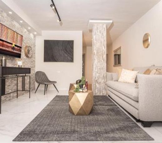 Renovated 2 BR with 2 BTH front Mamilla Mall