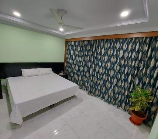 PRIVATE HOME STAY