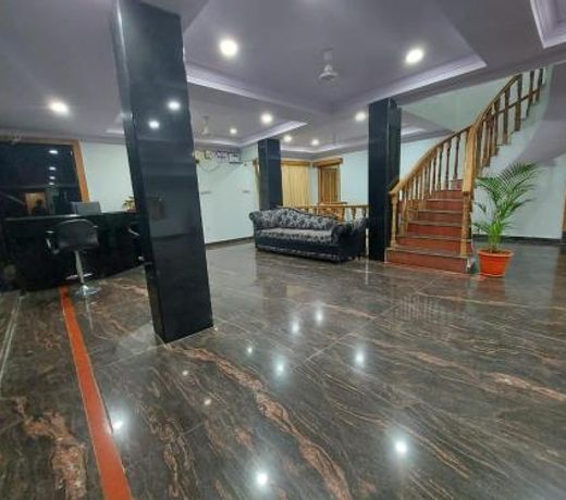 PRIVATE HOME STAY