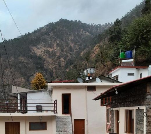 Chandra homestay kainchidham