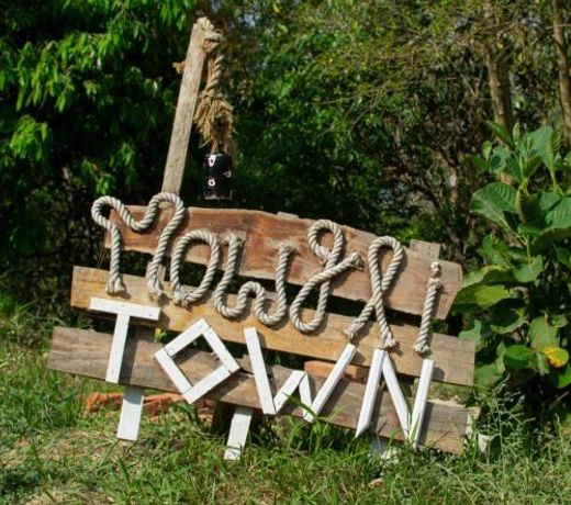Mowgli Town Homestay/Resort