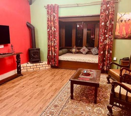 Habba Kadal Kashmiri Heritage Hotel & Hub