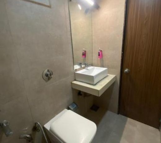 Hotel Pearl's BKC Inn- Near Trade Centre, Visa Consulate